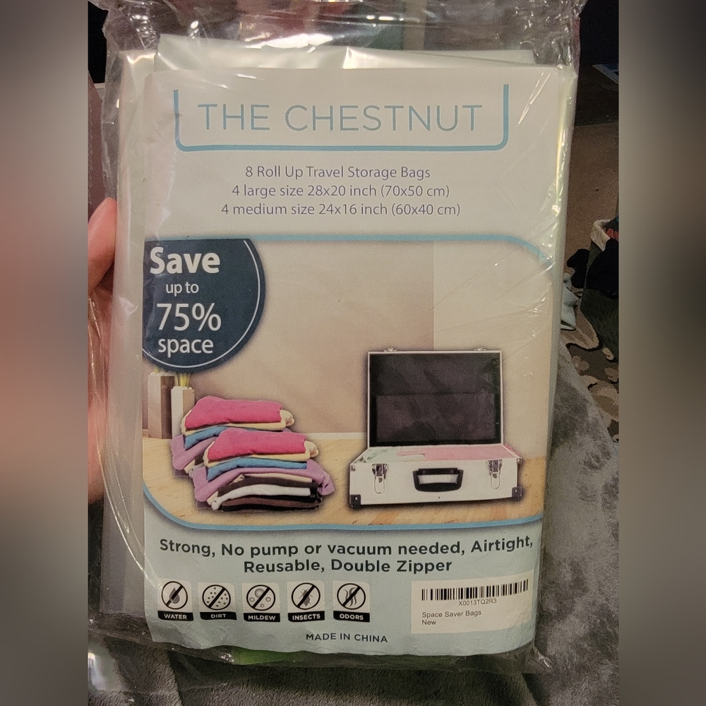 8 Roll Up Travel Storage Bags - 4 Large (28x20) and 4 Medium (24x16)